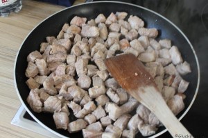 ich koche jetzt meistens direkt für 2 Tage dann haben wir mehr Zeit für andere Sachen. Dieses We stand Gulasch auf dem Plan
