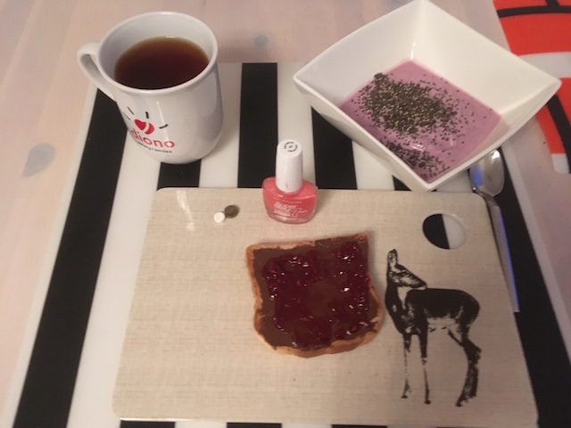 Chia-Tee-Nagellack-Toast
