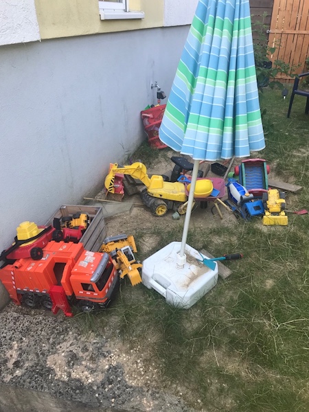 Garten-Spielplatz-vorher-trostlos