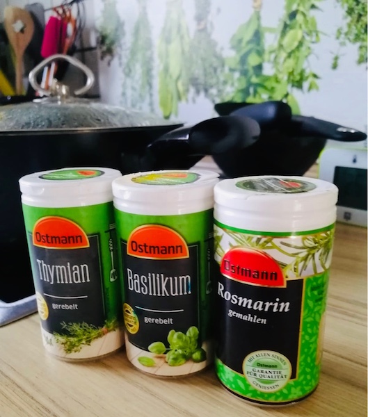 getrocknete Kraeuter Tomatensuppe